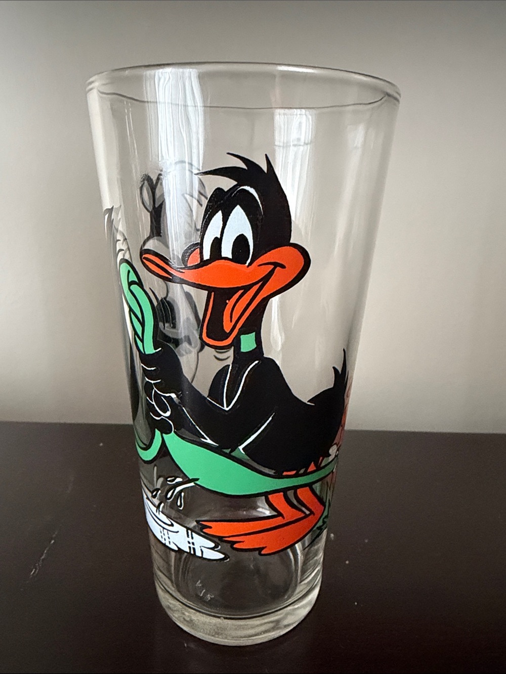 Vintage 1976 Cartoon Daffy Duck and Pepe Le Pew  Drinking Glass